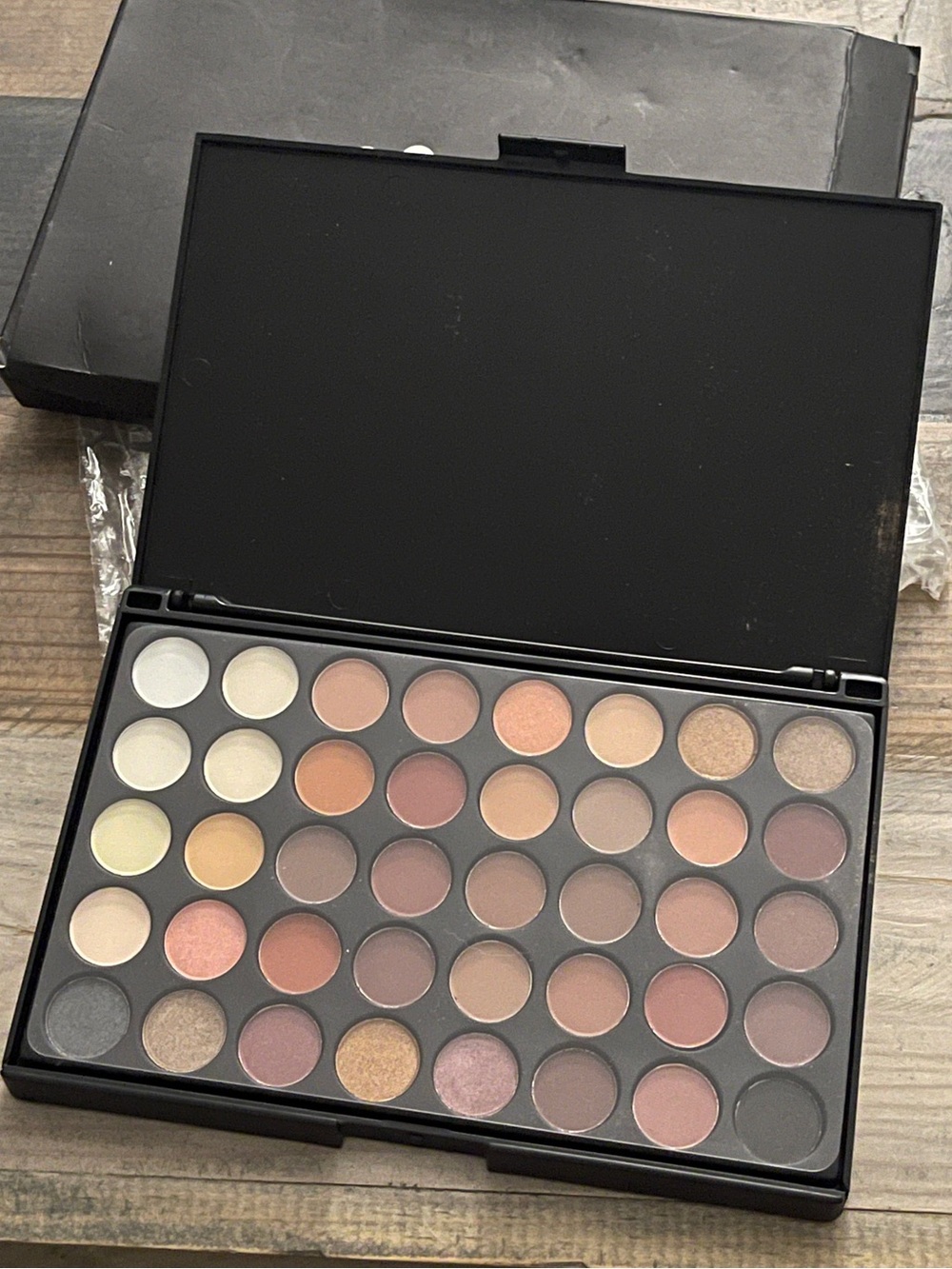 POPFEEL 40 Colors Eyeshadow Palette – Neutral/Earth Tones
